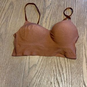 PINK Victoria’s Secret size small wireless lightly lined